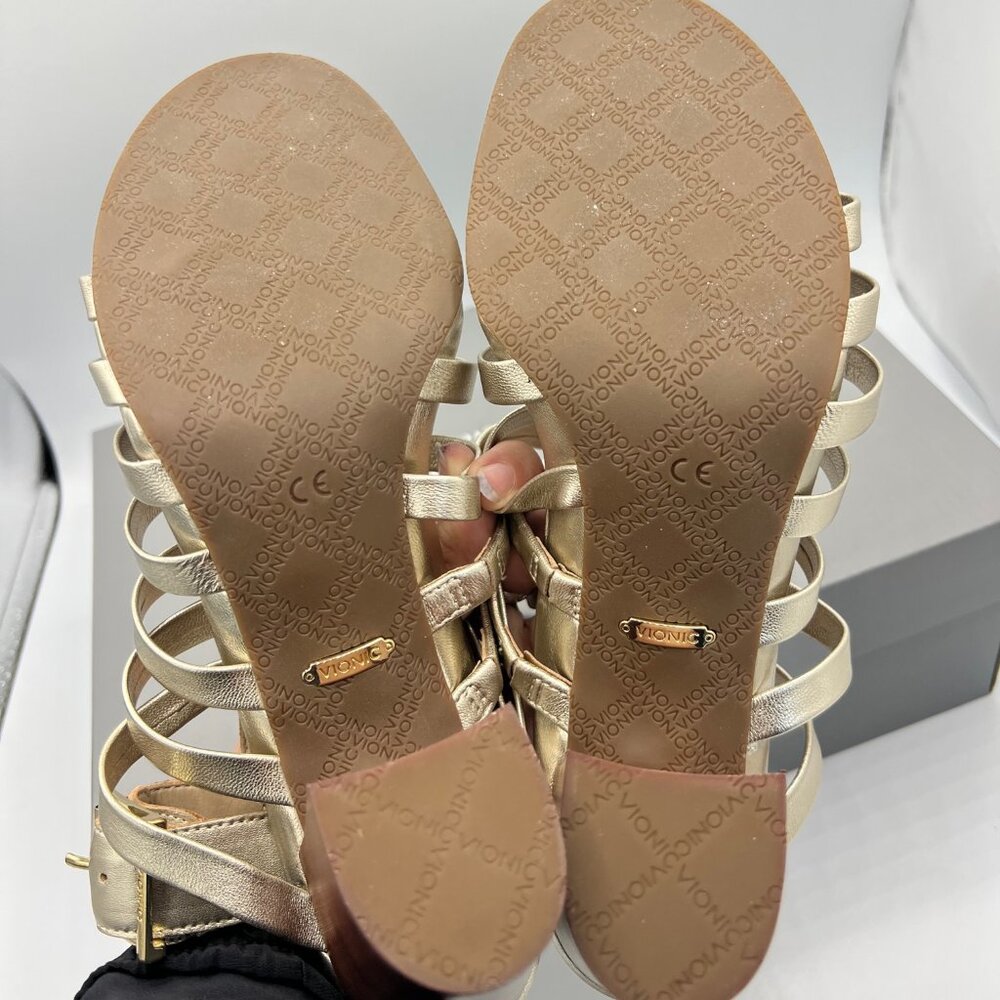 BRAND NEW Vionic Sami Sandall Heel in CHAMPAGNE. - Picture 4 of 4